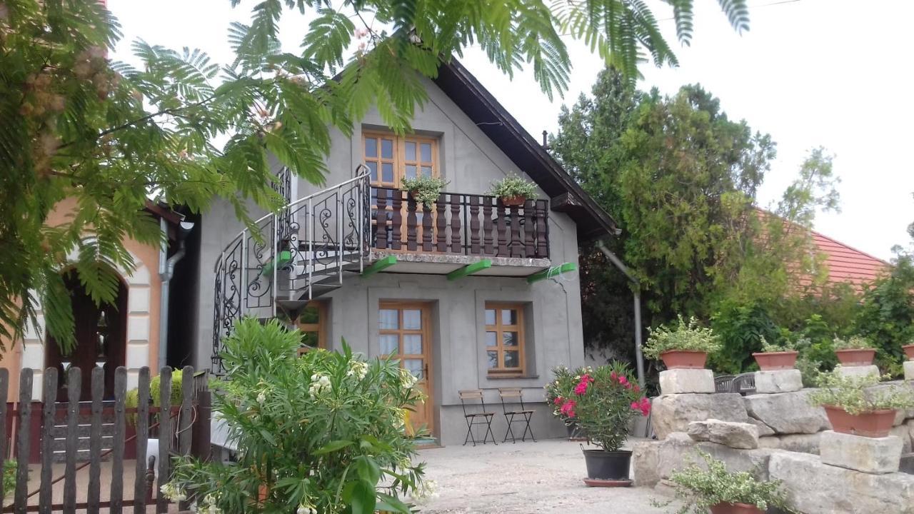Vagabund Vendeghaz Villa เอทเยค ภายนอก รูปภาพ